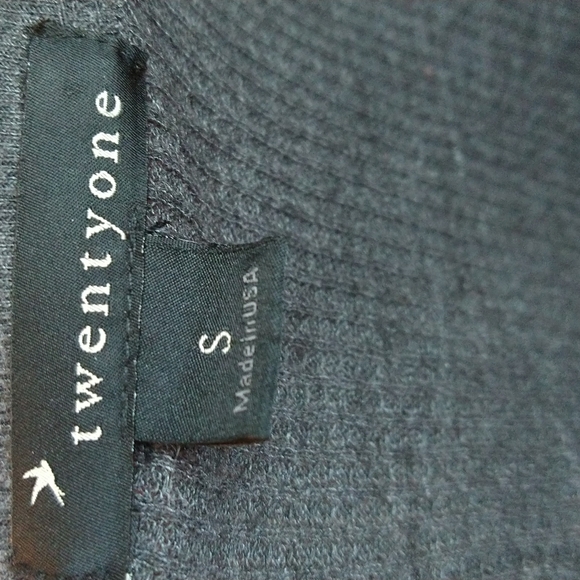 Twenty-one long sleeve top - Picture 9 of 9